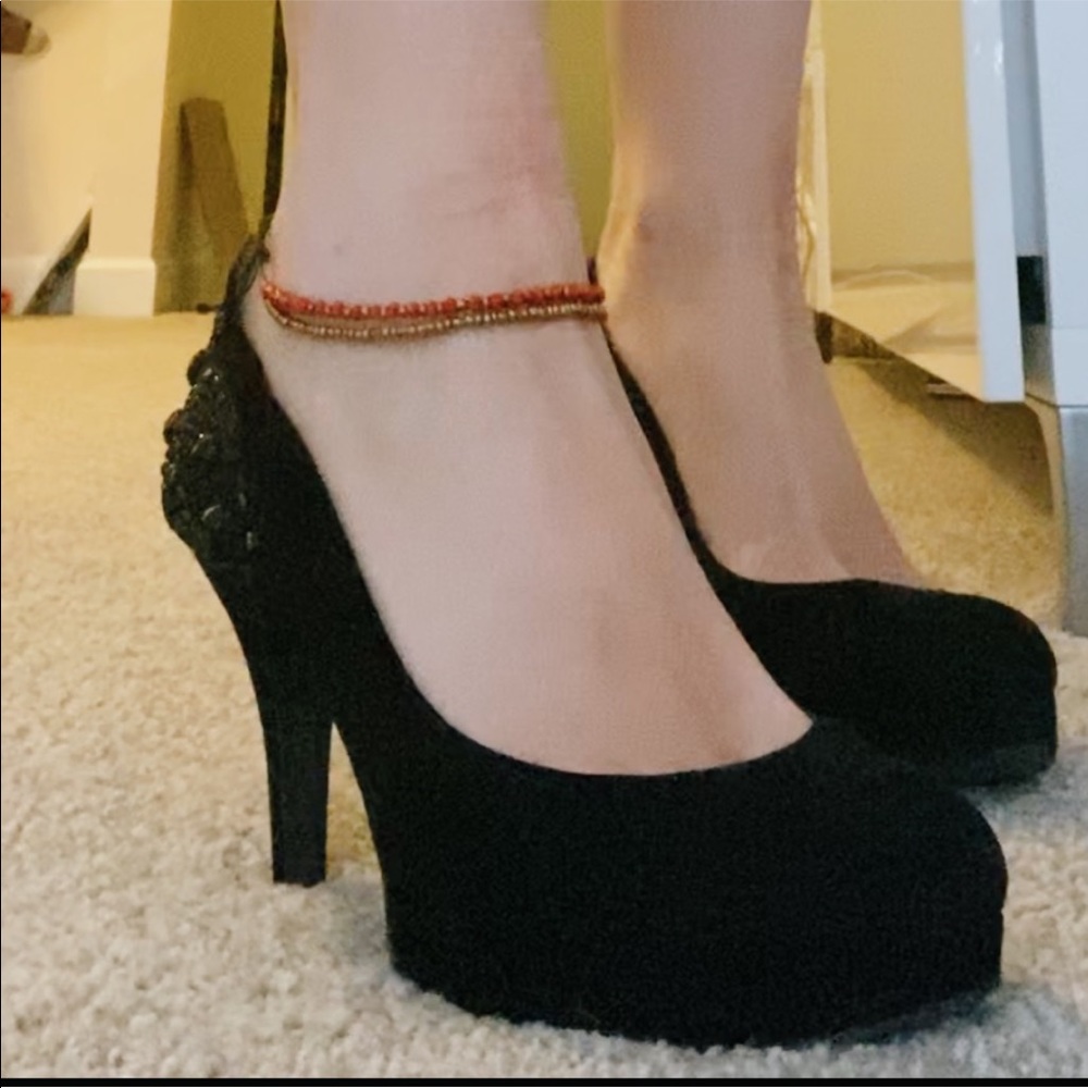 Gianni Bini Black Pumps